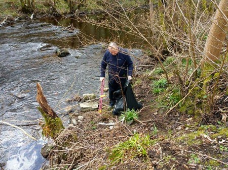Litter Picking.jpg
